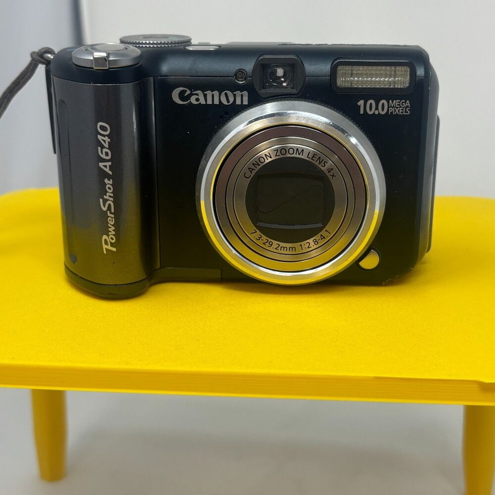 Canon PowerShot A640 Digital Camera 10MP with case. Tested, Works Great.